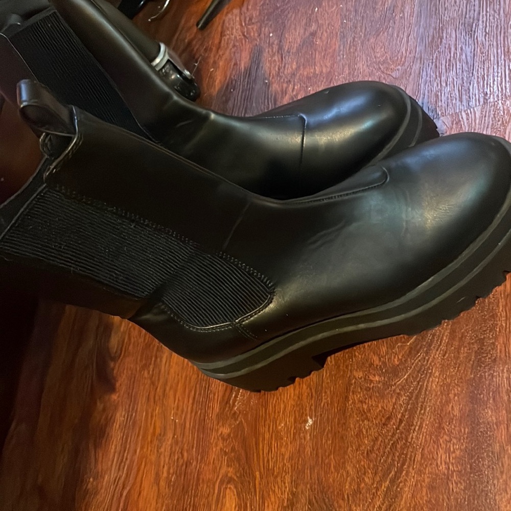 HM above ankle boots